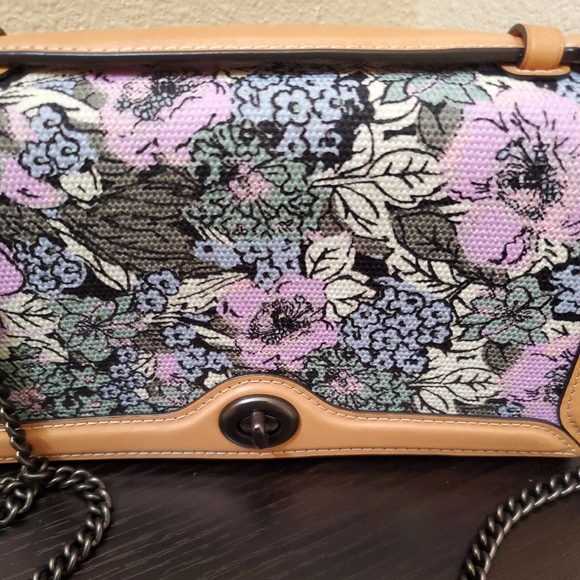 Coach Riley Chain Clutch With Heritage Floral Print - Picture 8 of 13